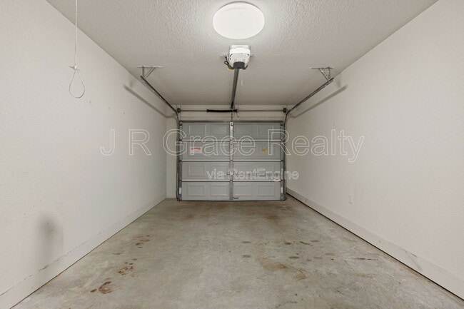 Building Photo - 114 Tomahawk Dr