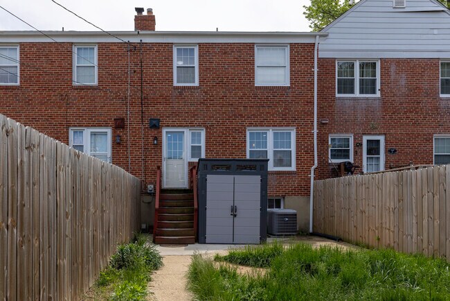 Building Photo - 8130 Kirkwall Ct