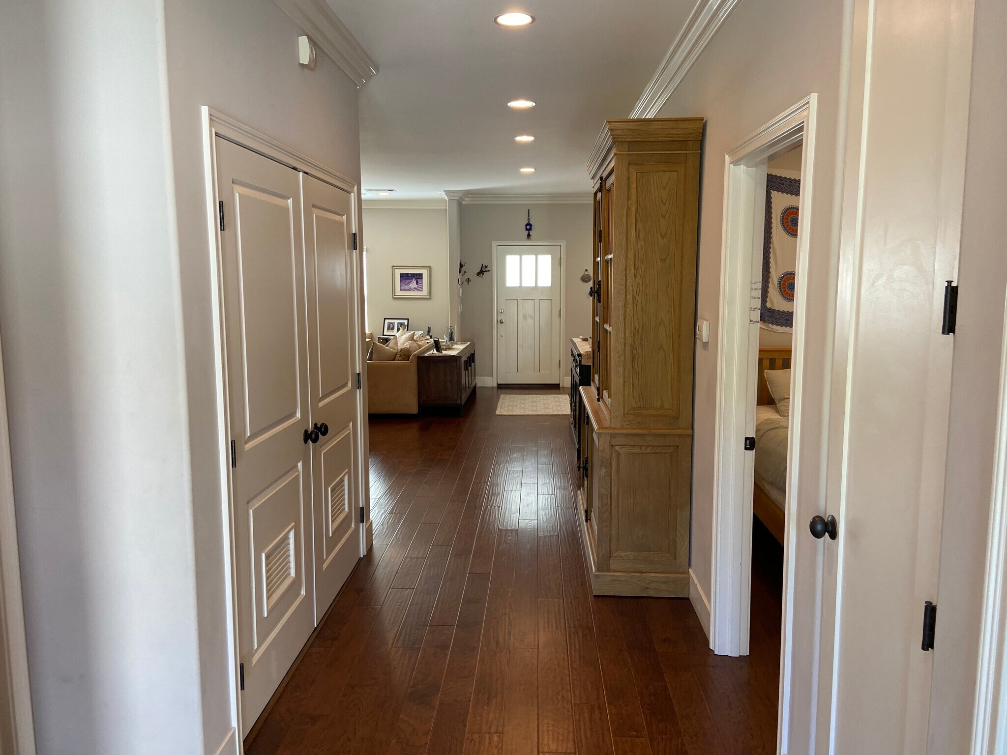 Building Photo - 4470 Stansbury Ave