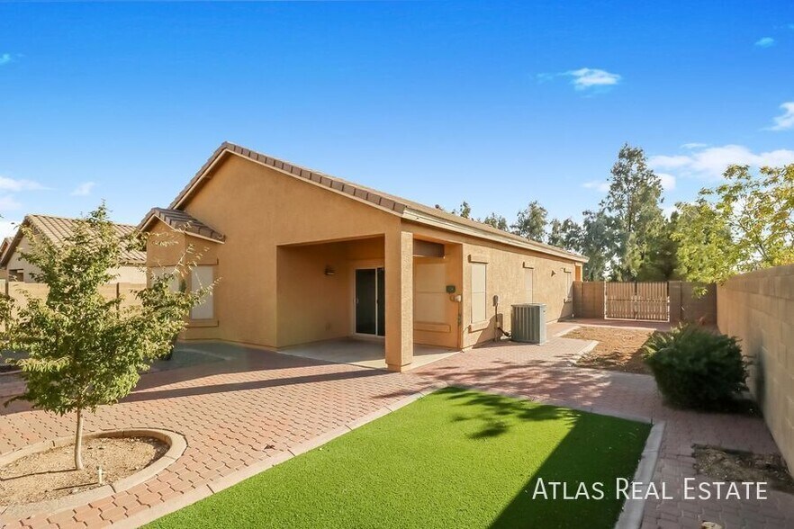 Building Photo - 17136 W Desert Ln