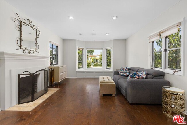 Building Photo - 1024 25th St