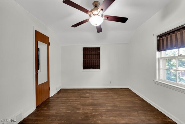 Building Photo - 1044 S Belvoir Blvd