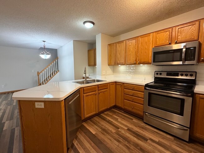 Building Photo - 17343 River Birch Ln S E