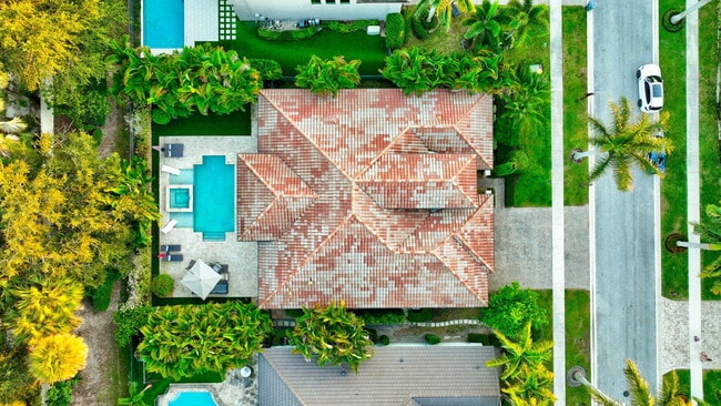 Building Photo - 17662 Cadena Dr