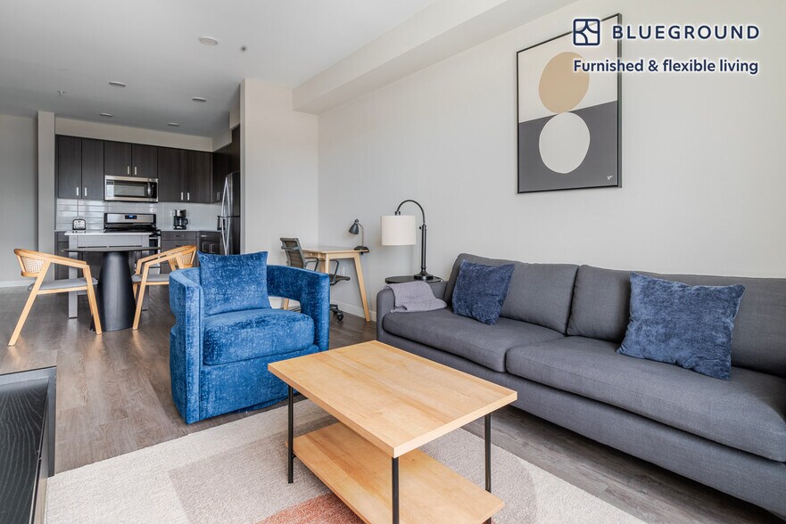 Building Photo - 3560 Rambla Pl