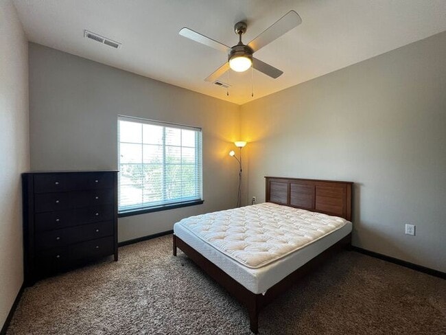 Building Photo - $1,700 | 2 Bedroom, 2 Bathroom CONDO | Pet...