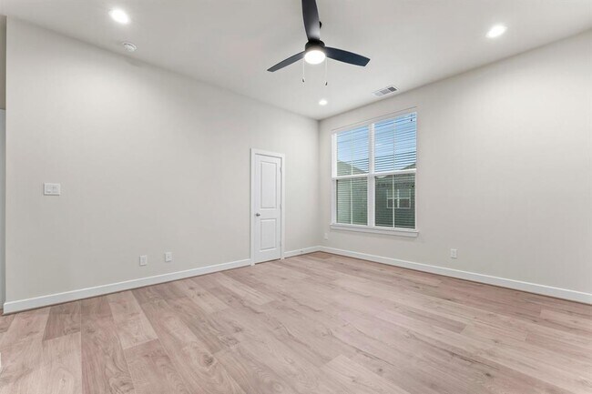 Building Photo - 5905 Haring Ln