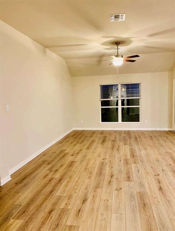 Building Photo - 808 Fallbrook Dr