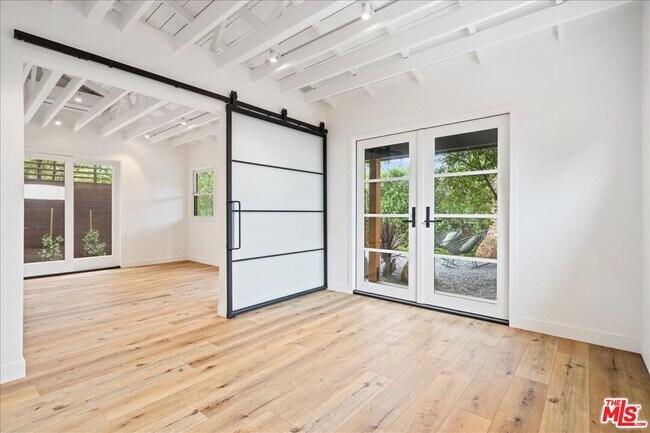 Building Photo - 4027 Moore St