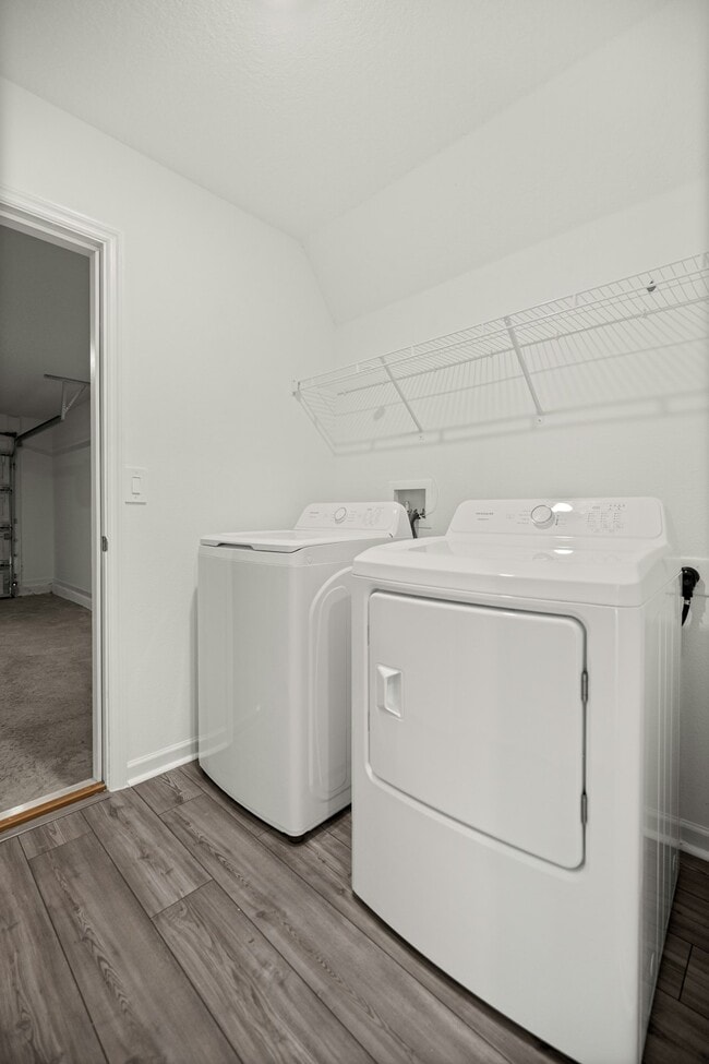 Building Photo - 3155 NE 38th St