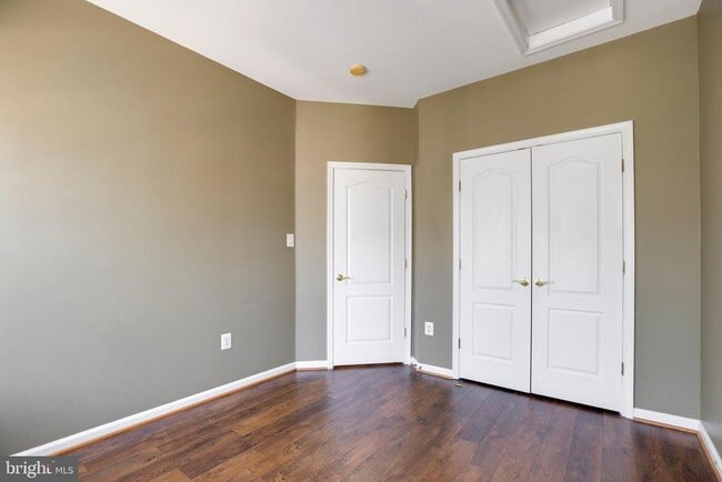 Building Photo - 4527 English Holly Dr