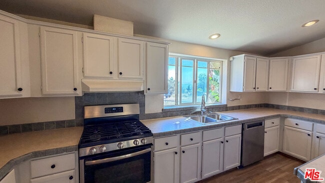 Building Photo - 25120 Charina Ln