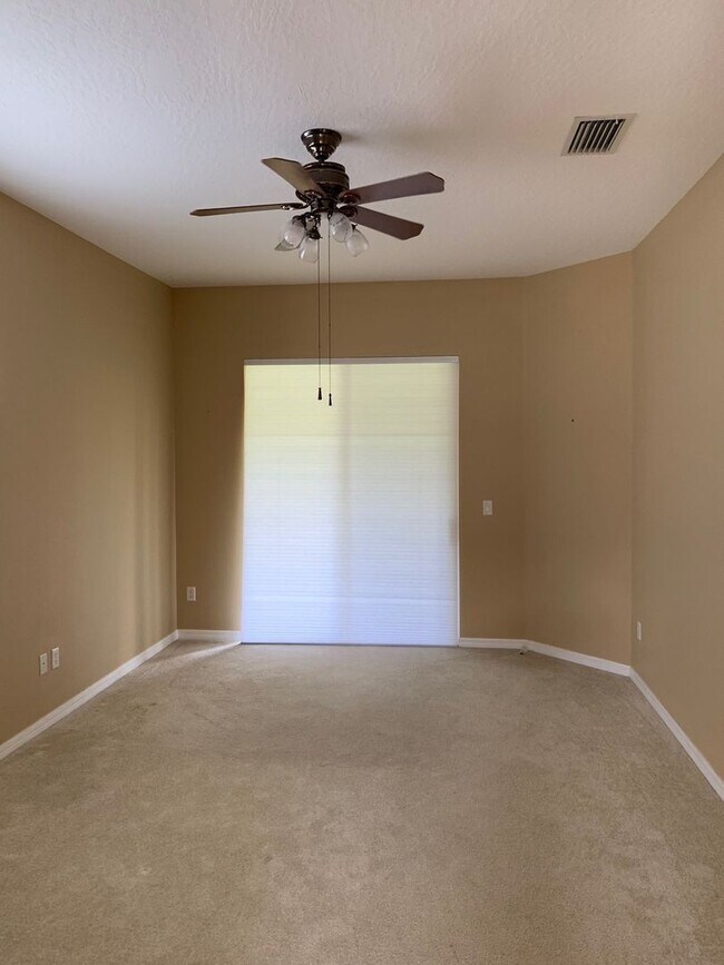 Building Photo - Gated Community 4 Bedroom 3 Bath on Cul-de...