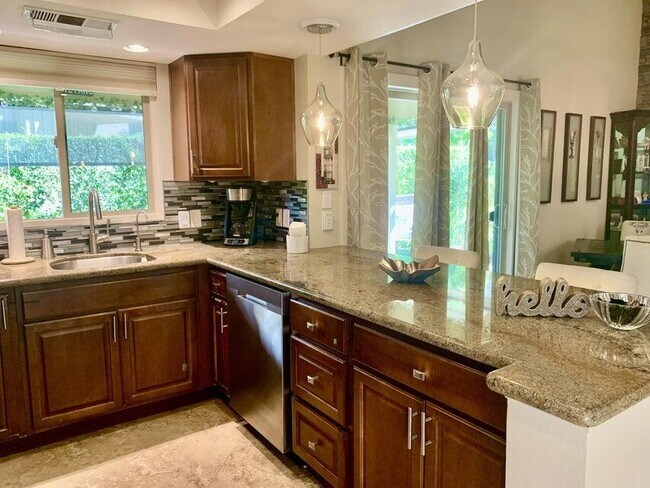 Building Photo - 46552 Arapahoe Cir