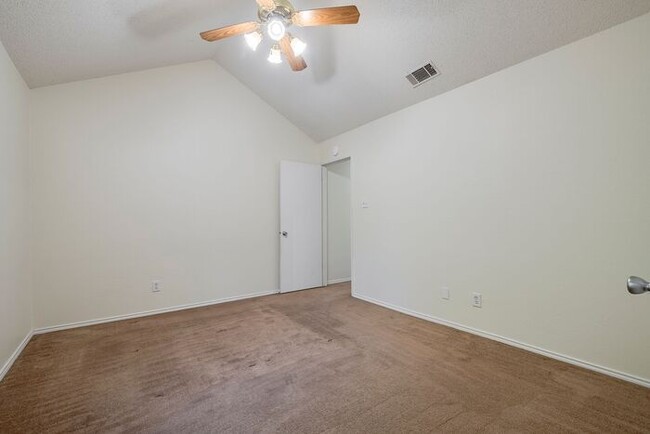 Building Photo - 2-Story, 2-Bedroom, 1.5-Bath Townhome Avai...