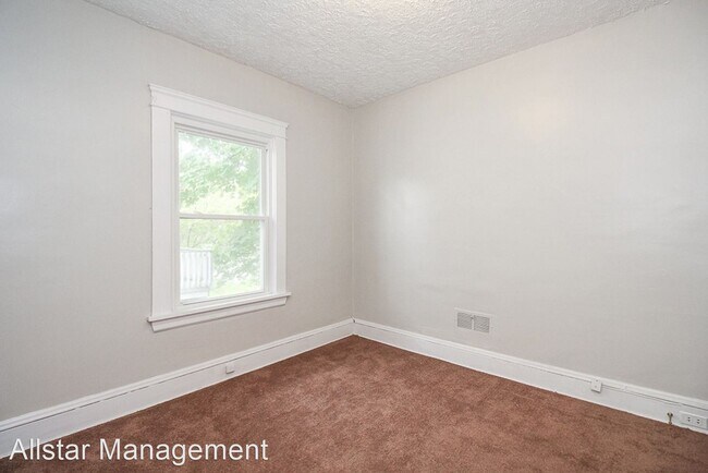 Building Photo - 2 br, 1 bath House - 11808 Parkhill Avenue Up