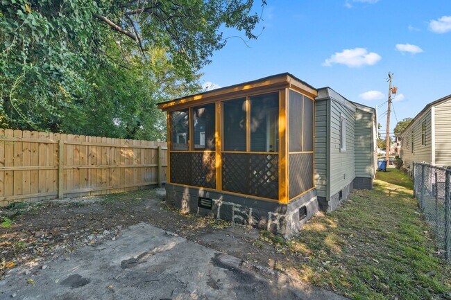Building Photo - 2207 Marshall Ave
