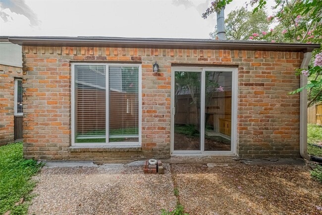 Building Photo - 1940 E Allegro St