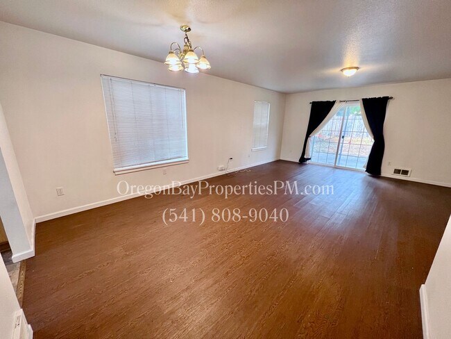 Building Photo - Blanco Ave. Duplexes