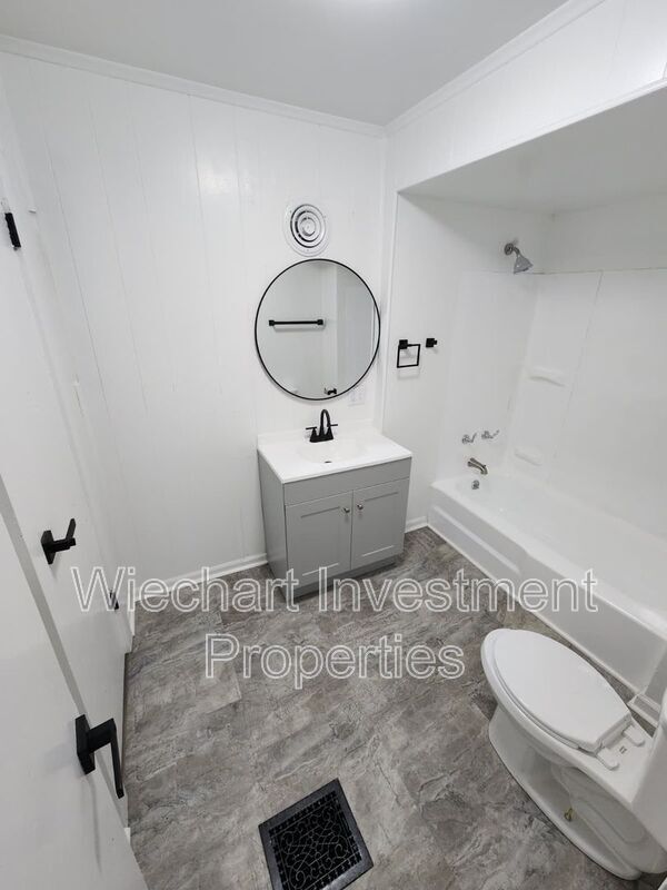 Building Photo - 1178 W Wayne St