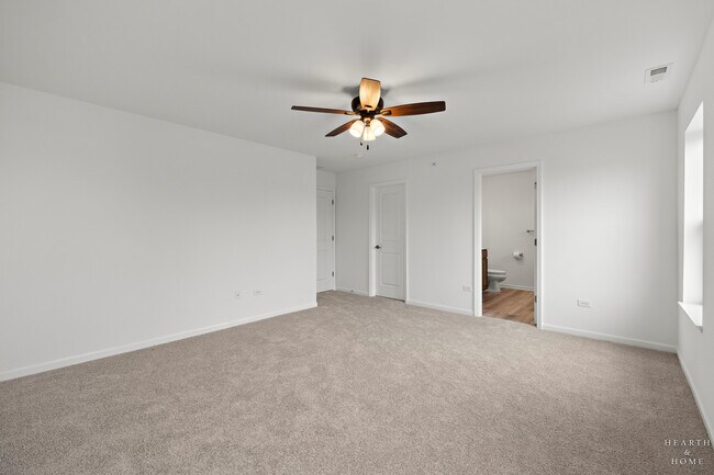 Building Photo - 624 Cassia Ct