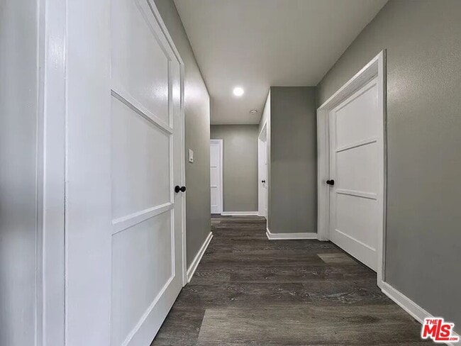 Building Photo - 582 Venice Blvd.