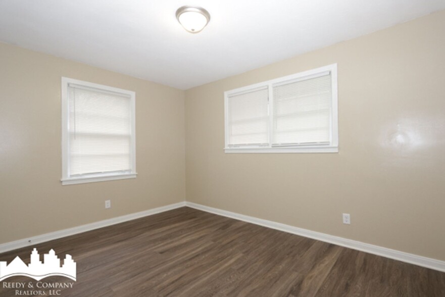 Building Photo - 616 N Roselawn Dr