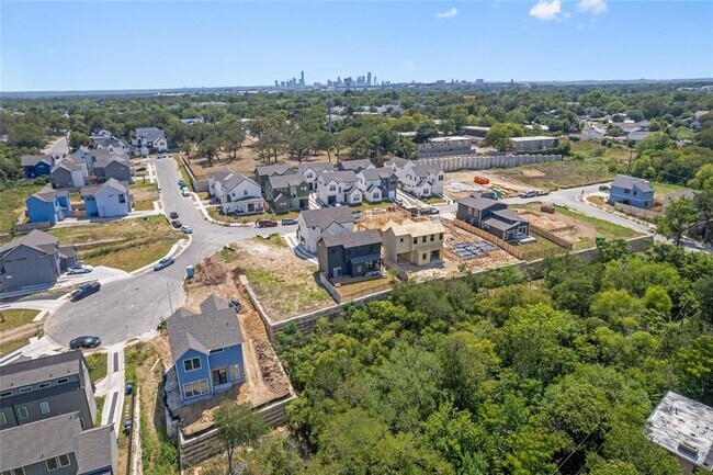 Building Photo - 2720 Bristol Dr