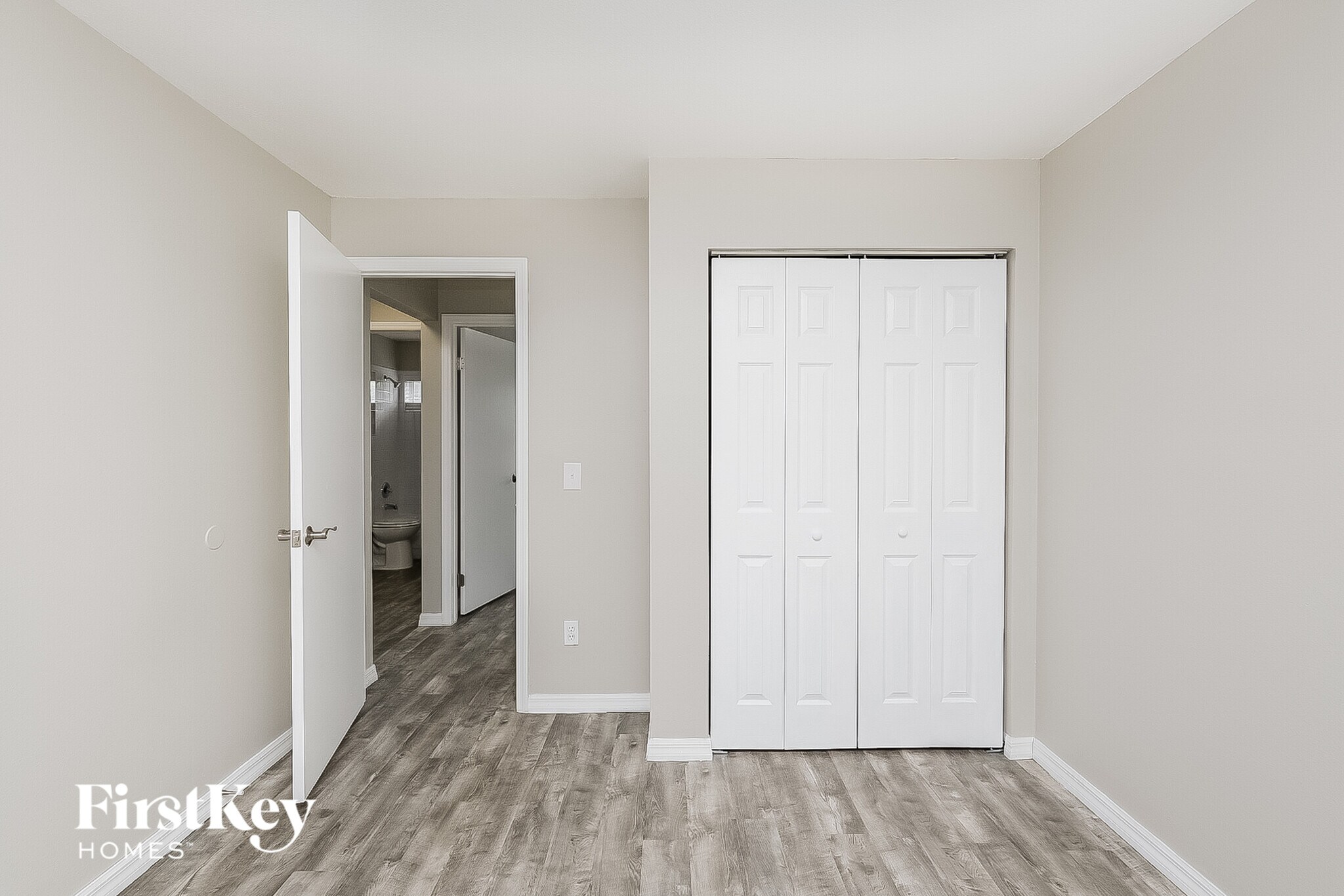 Building Photo - 1033 Hardwood Dr