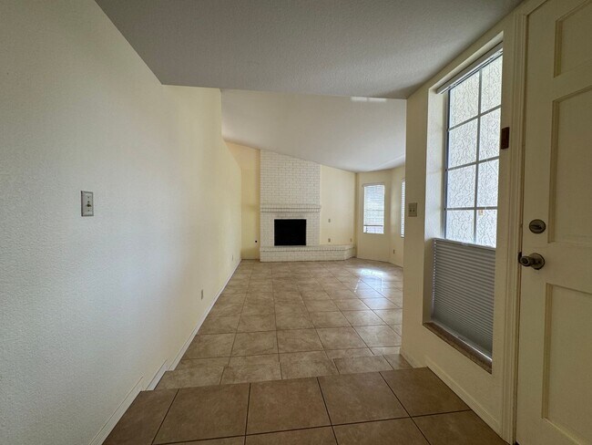 Building Photo - 3BR/2BA/2CG, 1836 sq.ft. rental with POOL in Sierra Vista, AZ