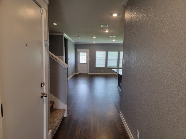 Building Photo - Brookstone Creek Beauty – 4 Bedrooms, 3 Ba...