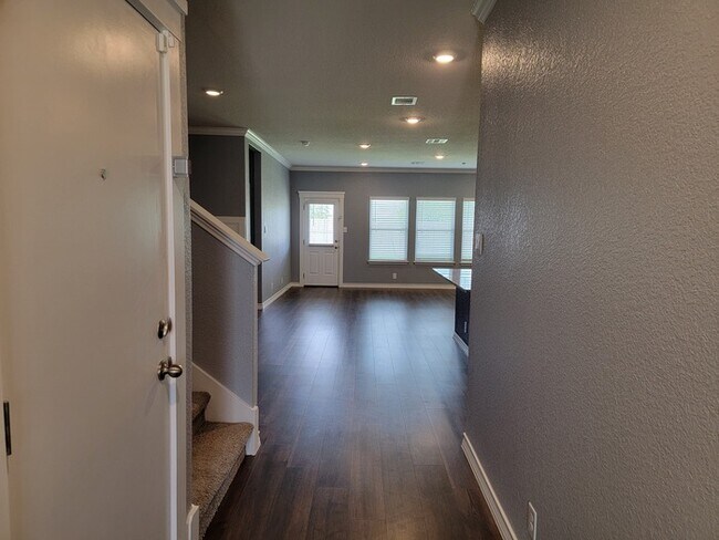 Building Photo - Brookstone Creek Beauty – 4 Bedrooms, 3 Bathrooms, and Smart Features Throughout