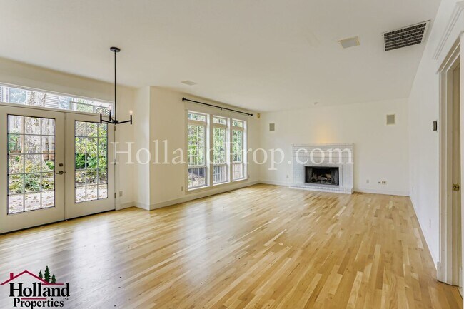 Building Photo - 14606 NW Applegate Ln