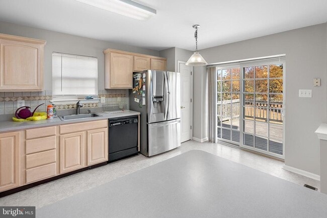 Building Photo - 123 Hearthstone Ln