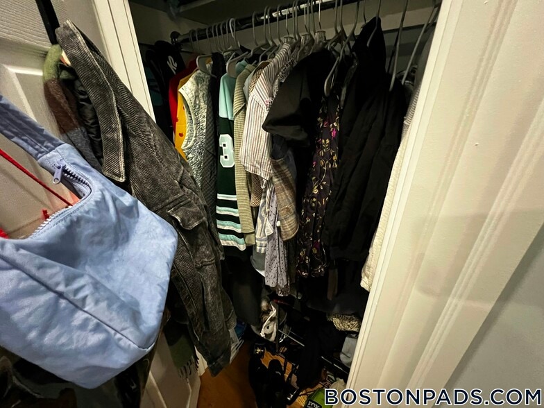 Building Photo - 372 Oxford St