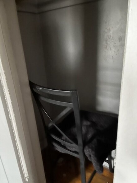 Building Photo - 9264 Ward Ave