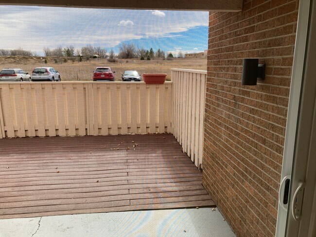 Building Photo - BEAUTIFUL 3-BR, 2-BA Condo with Everything Completely Remodeled! Everything Brand New! Views of O...