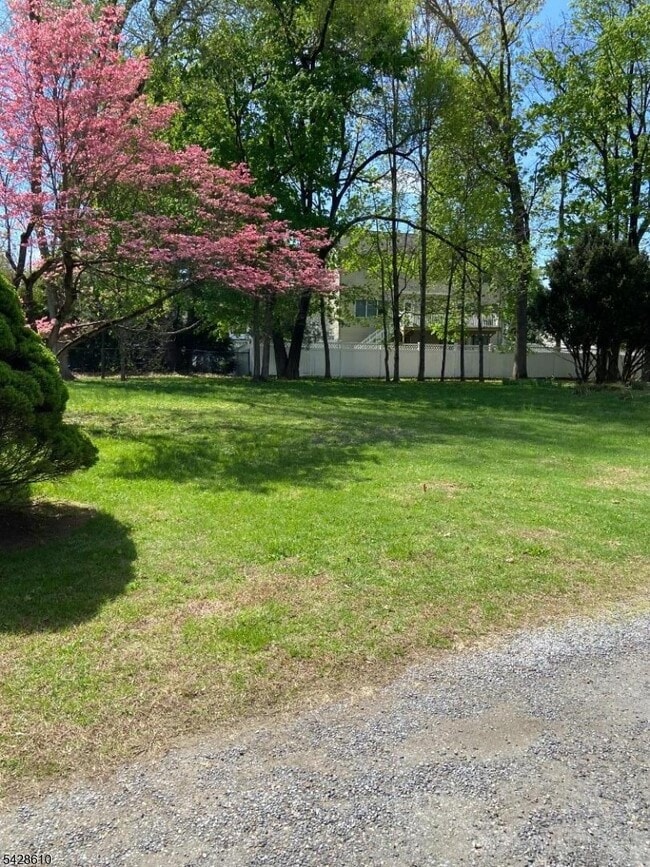 Building Photo - 492 Dogwood Ln