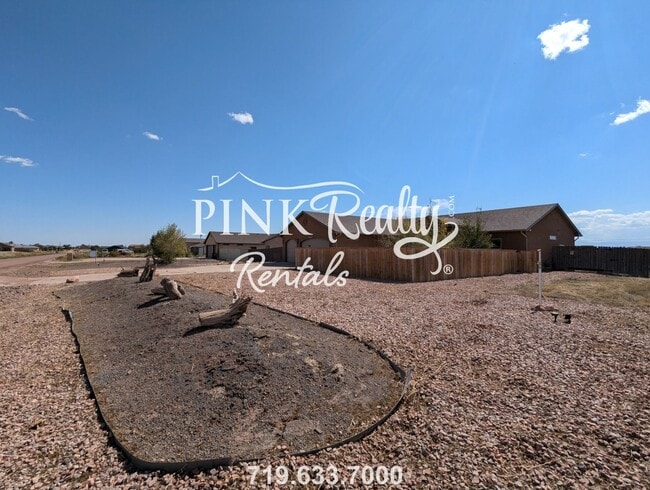 Building Photo - 1325 N Challenger Pl