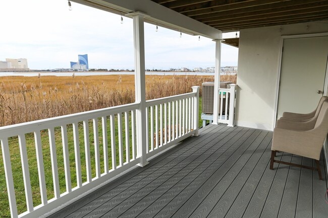 Building Photo - 12 Gull Cove