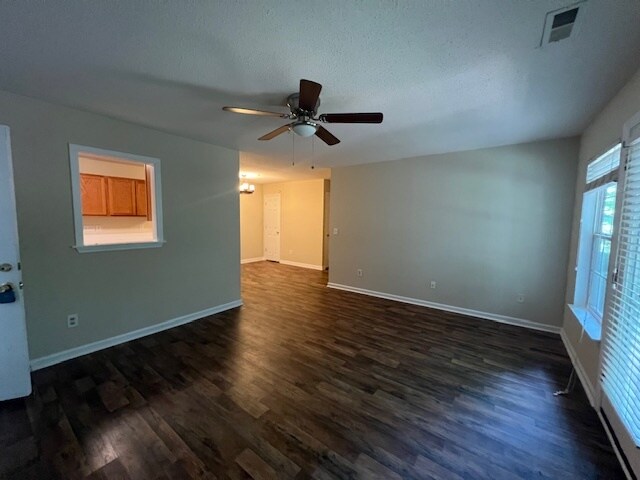 Building Photo - 903 Hanahan Ct