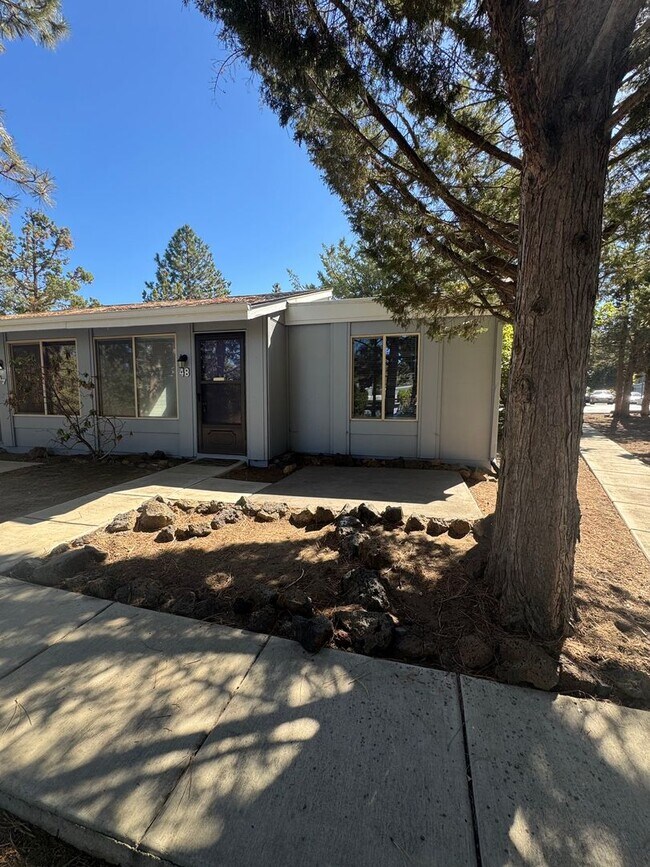 Building Photo - 1700 NE Wells Acres Rd
