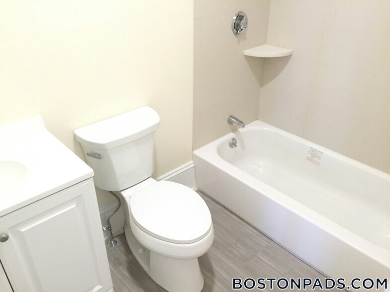 Building Photo - 29 Commonwealth Terrace