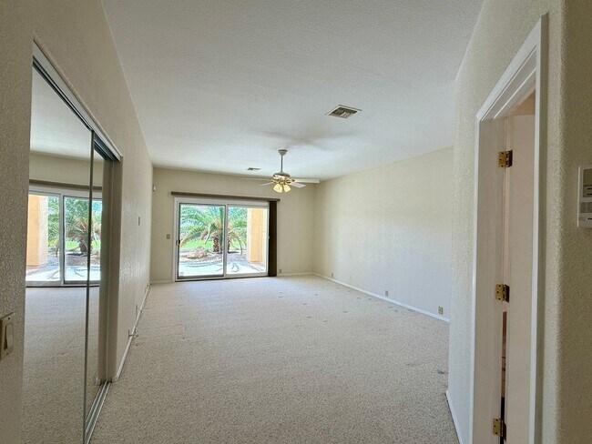 Building Photo - Pending - Long term