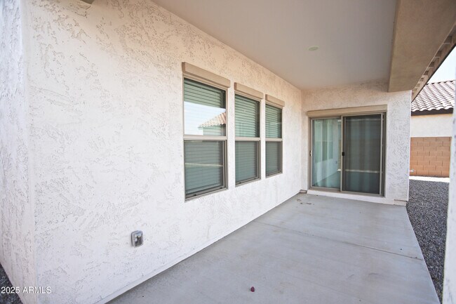 Building Photo - 7865 N 79th Ave
