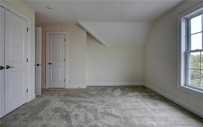 Building Photo - 467 New Haven Ave