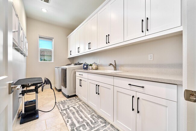 Building Photo - 75208 Citadel Pl
