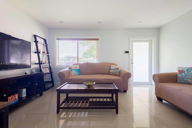 Building Photo - 601 NW 116th St