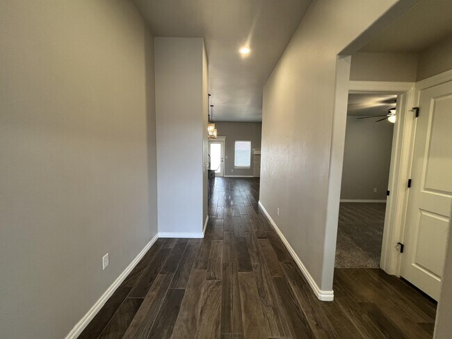 Building Photo - 3309 Welling Rd