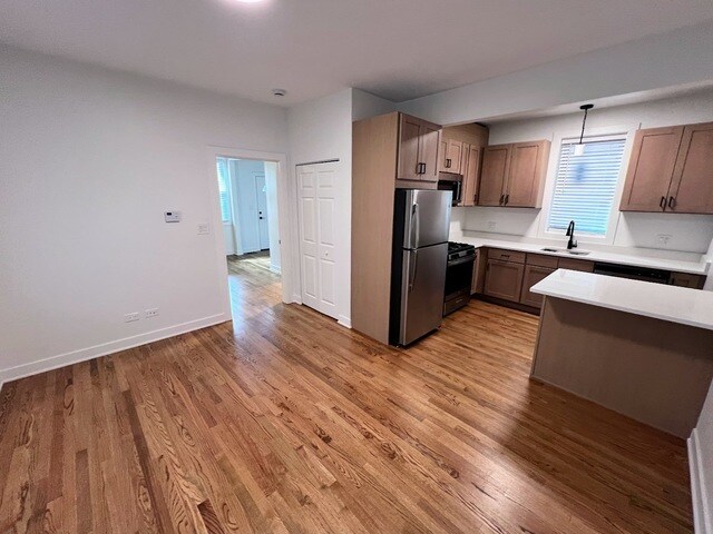 Building Photo - 2306 N Hoyne Ave